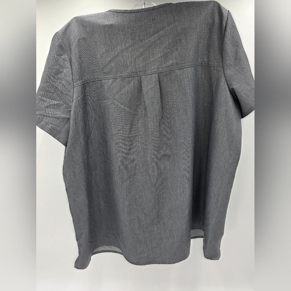 FIGS Casma Three-Pocket Scrub Top Gray Technical Collection Women's M‎ - Picture 9 of 15